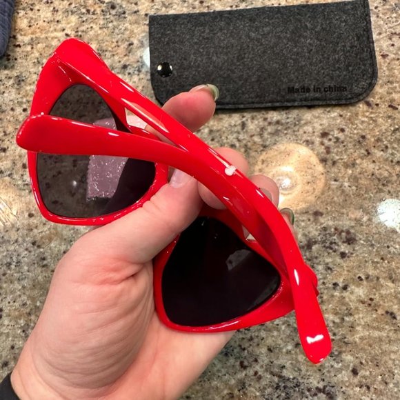 Vintage heart shaped sunglasses main image 6